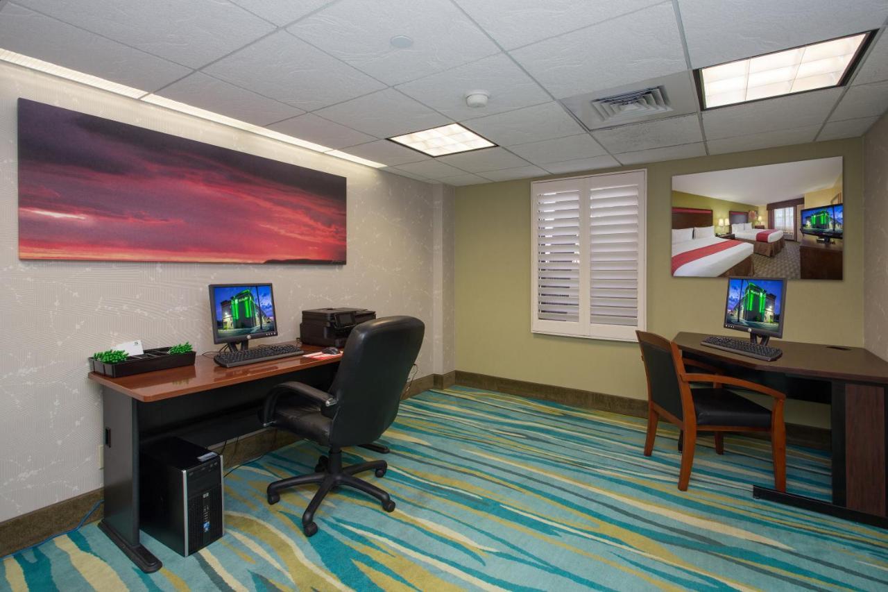 Holiday Inn North Финикс Екстериор снимка