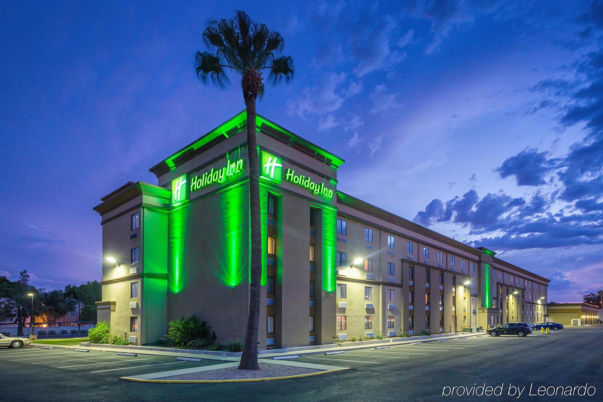 Holiday Inn North Финикс Екстериор снимка