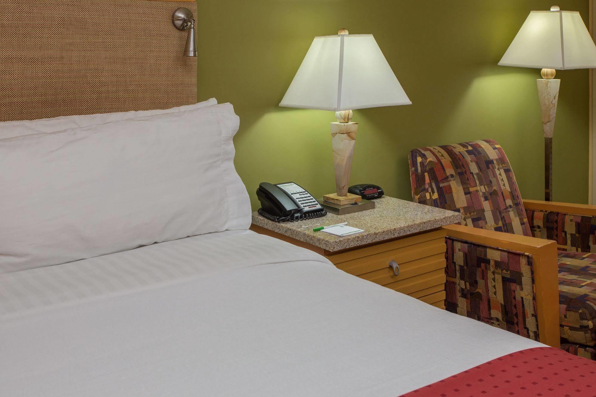 Holiday Inn North Финикс Екстериор снимка