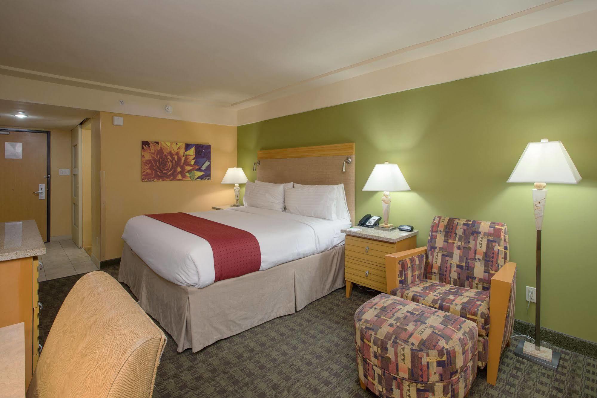 Holiday Inn North Финикс Екстериор снимка