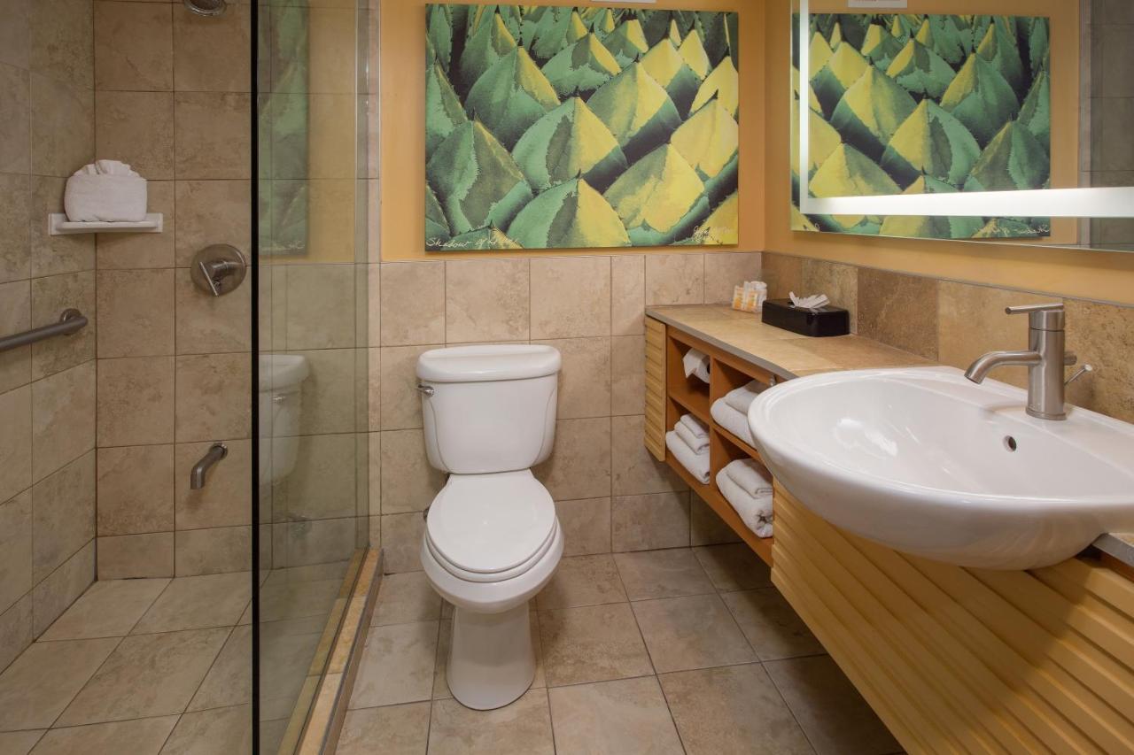 Holiday Inn North Финикс Екстериор снимка