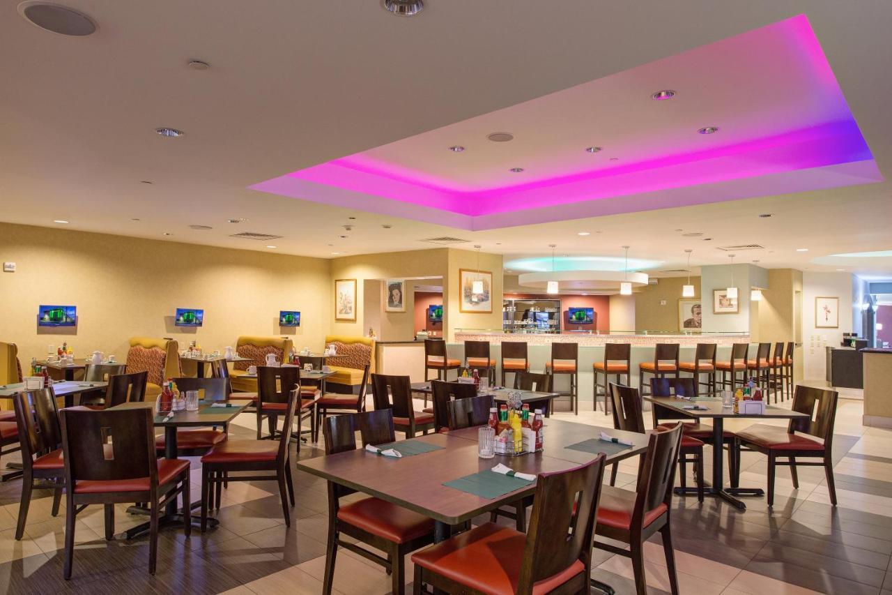 Holiday Inn North Финикс Екстериор снимка